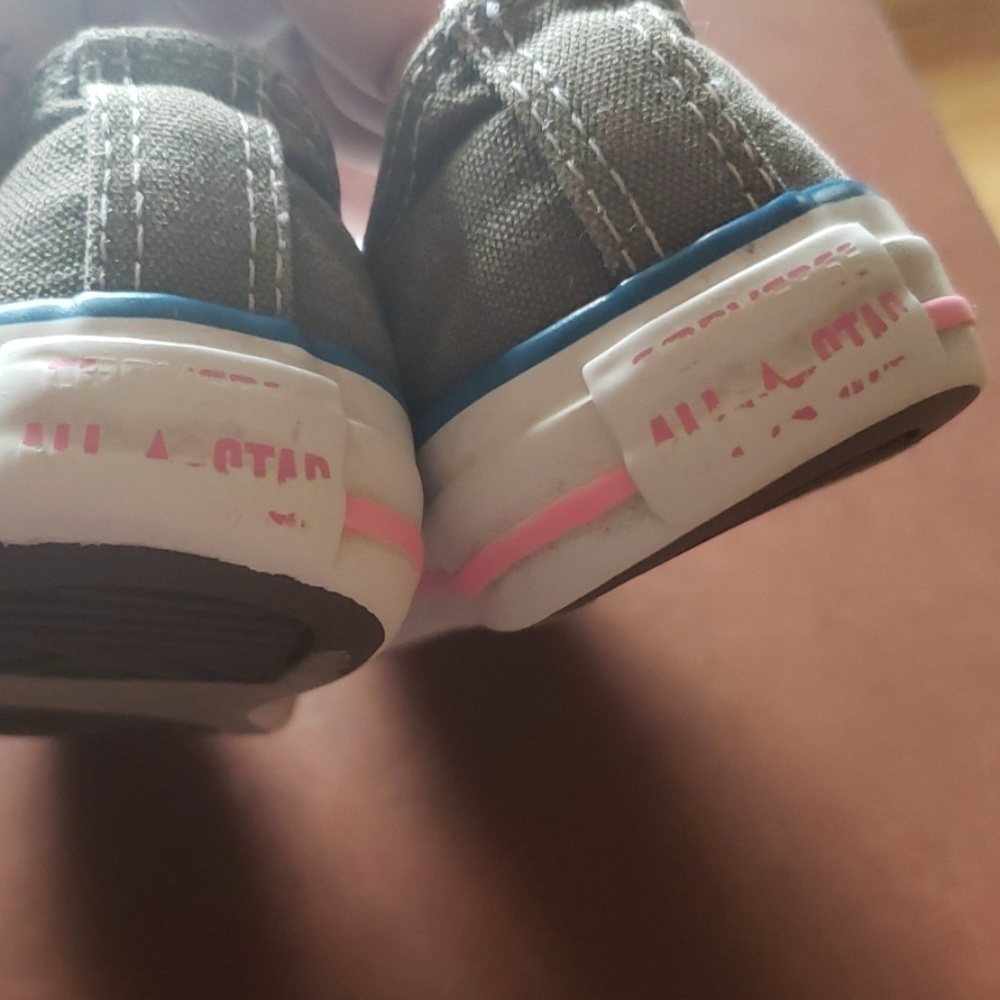 Converse - Picture 3 of 7